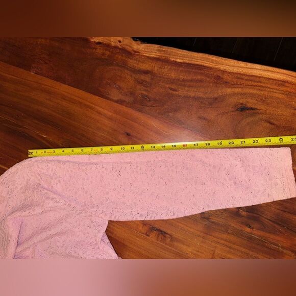 Torrid light puck lace long sleeve mock turtleneck top
Sz 1X - Picture 8 of 8